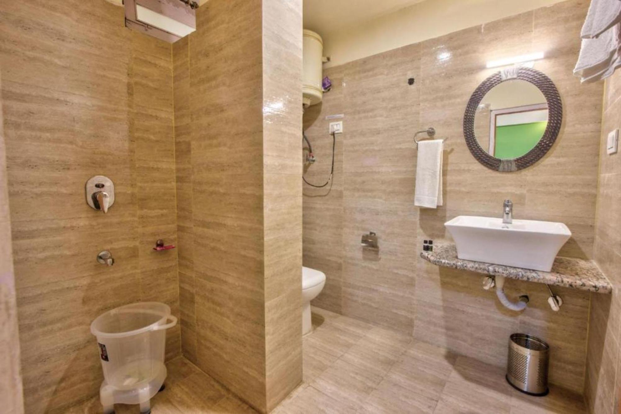 Hotel Premium I-bex Near Durga Temple - Restaurant - - Facilities - In
