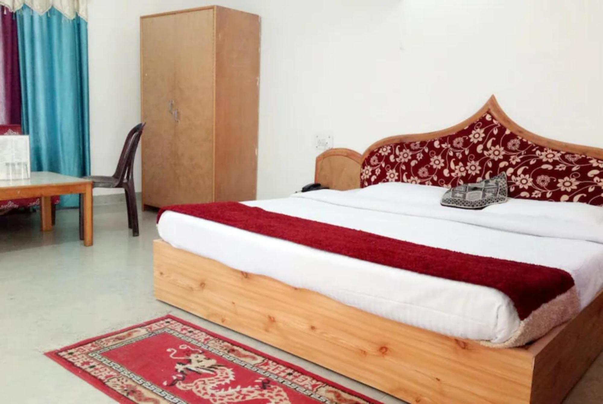 Premium New Ambika International - Jungle Safari- Free Parking- Restaurant - Bonfire - Facilities In Manali (Himachal Pradesh)