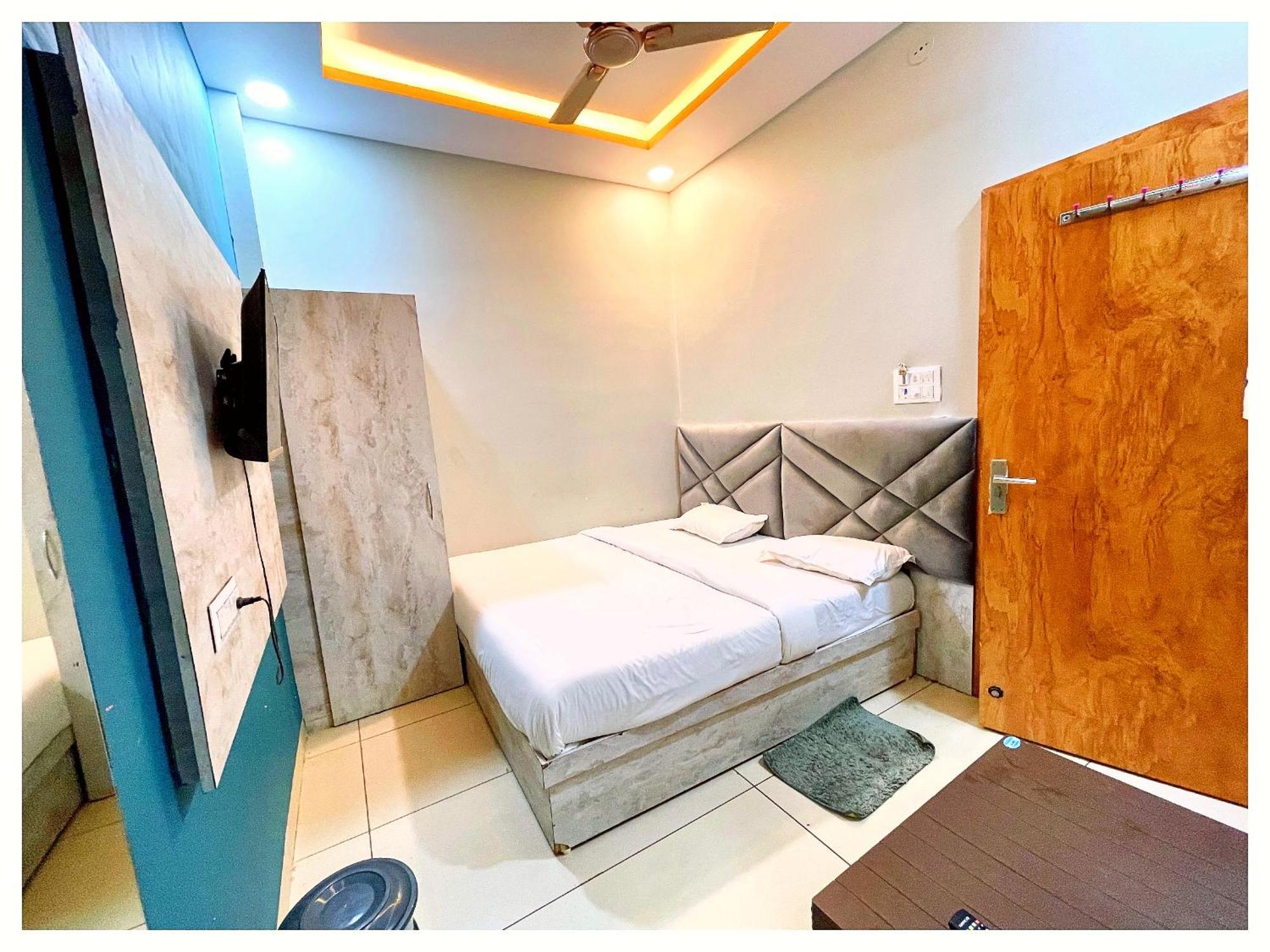Hotel Premium Jupiter Near Hidimba Devi Temple - Free Parking - Restaurant - Facilities - Service Available - Vacation With Family - In Manali (Himachal Pradesh)