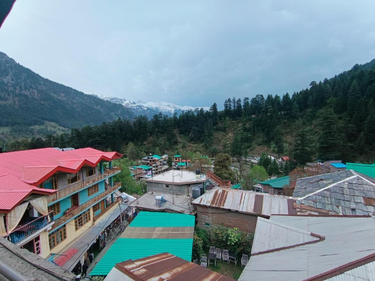 Non Stop Cafe & Guest house