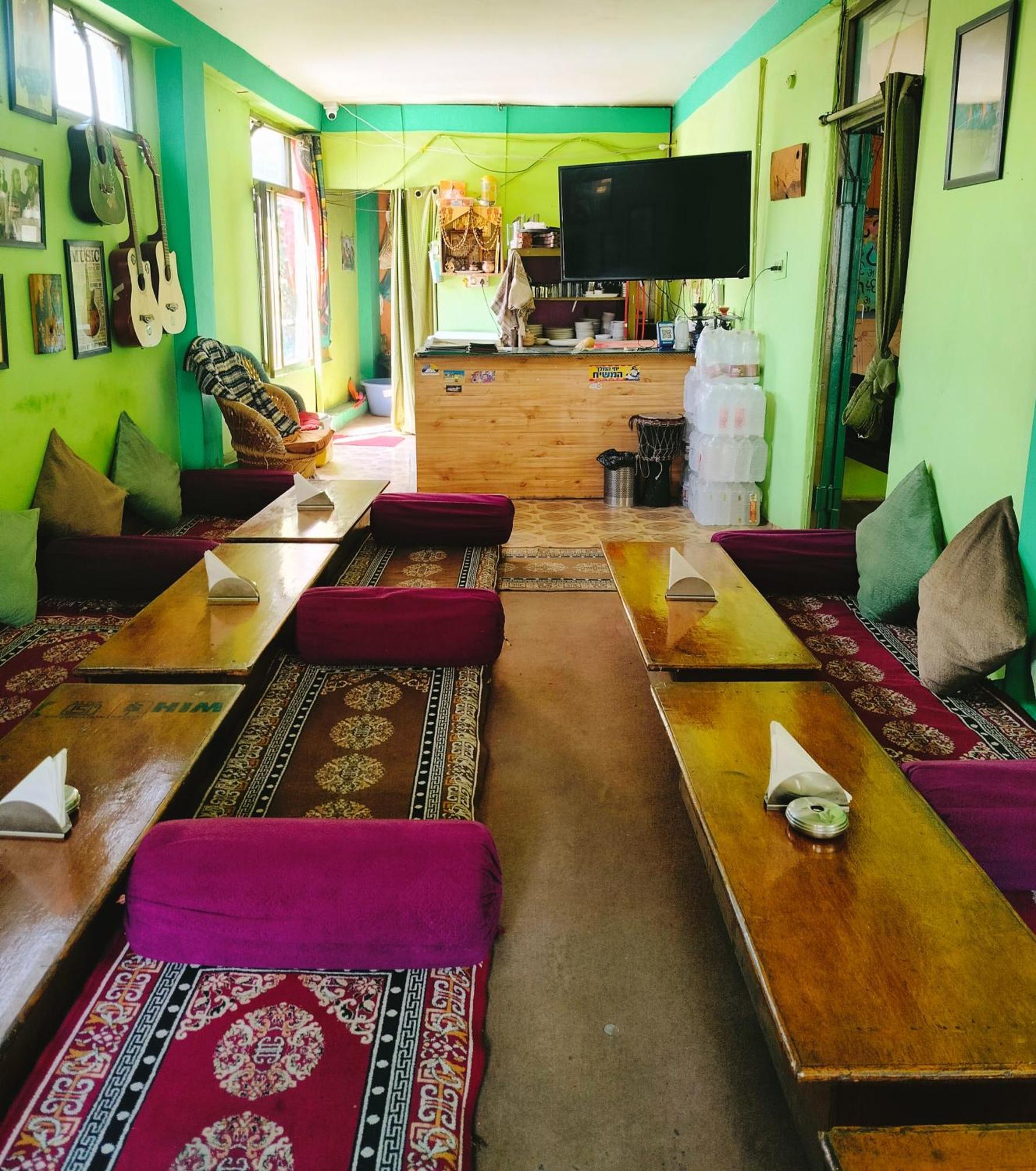 Guest house Non Stop Cafe &