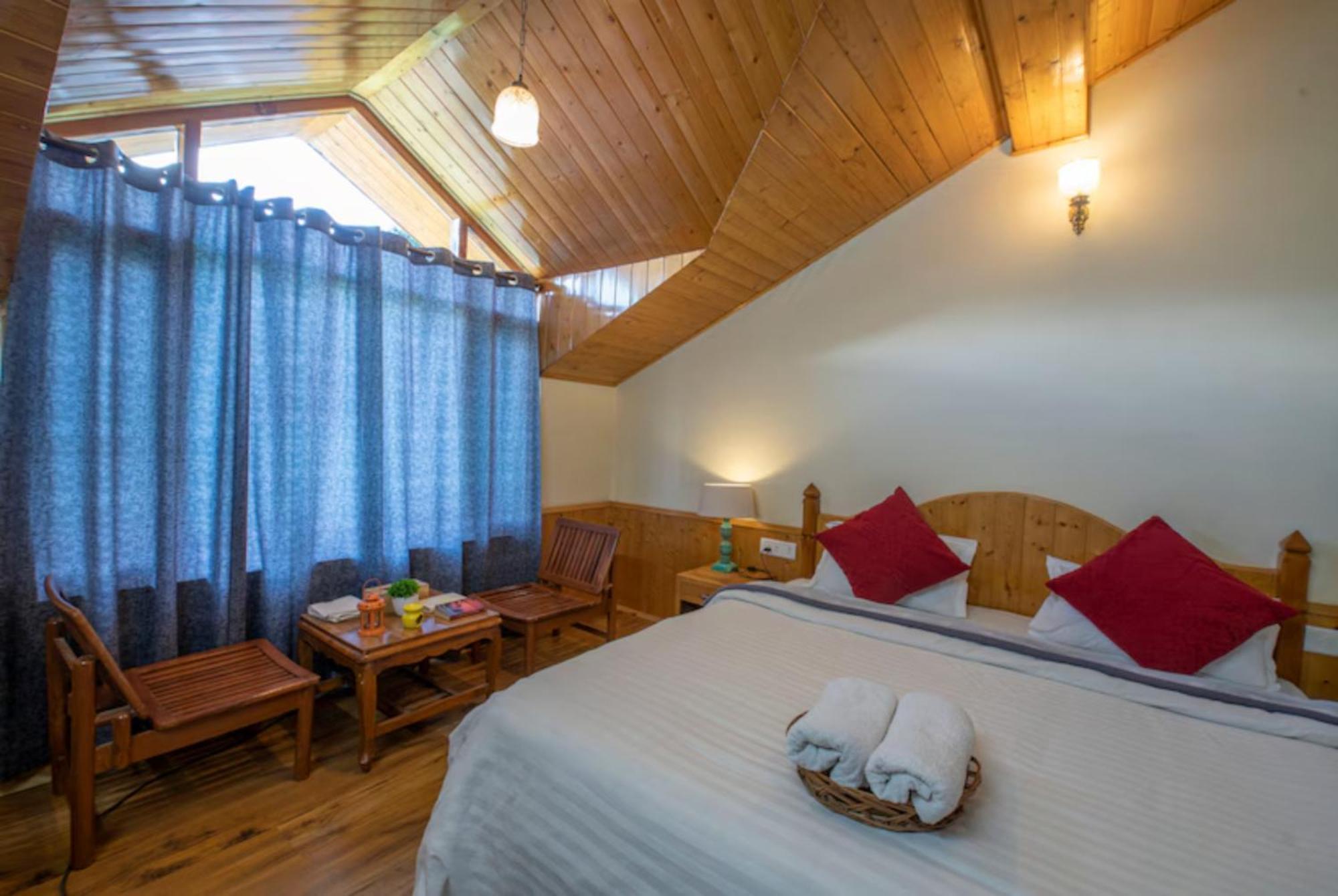 A Budget Urba- Monk Near Temple - Restaurant And Wi-fi Facilities -family In Hotel Manali (Himachal Pradesh)
