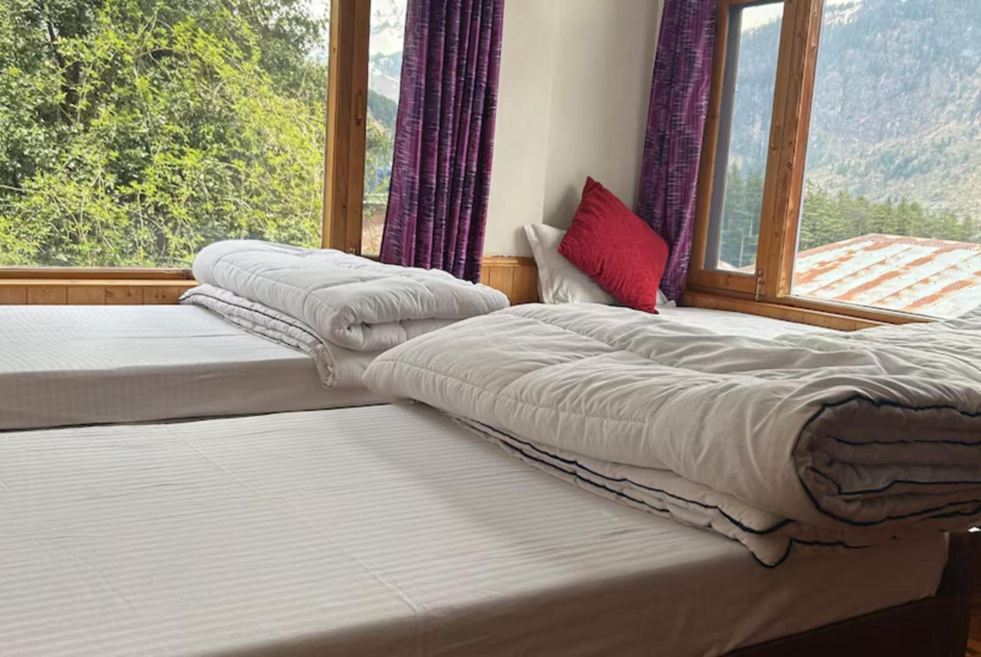 Hotel A Budget Urba- Monk Near Temple - Restaurant And Wi-fi Facilities -family In Manali (Himachal Pradesh)