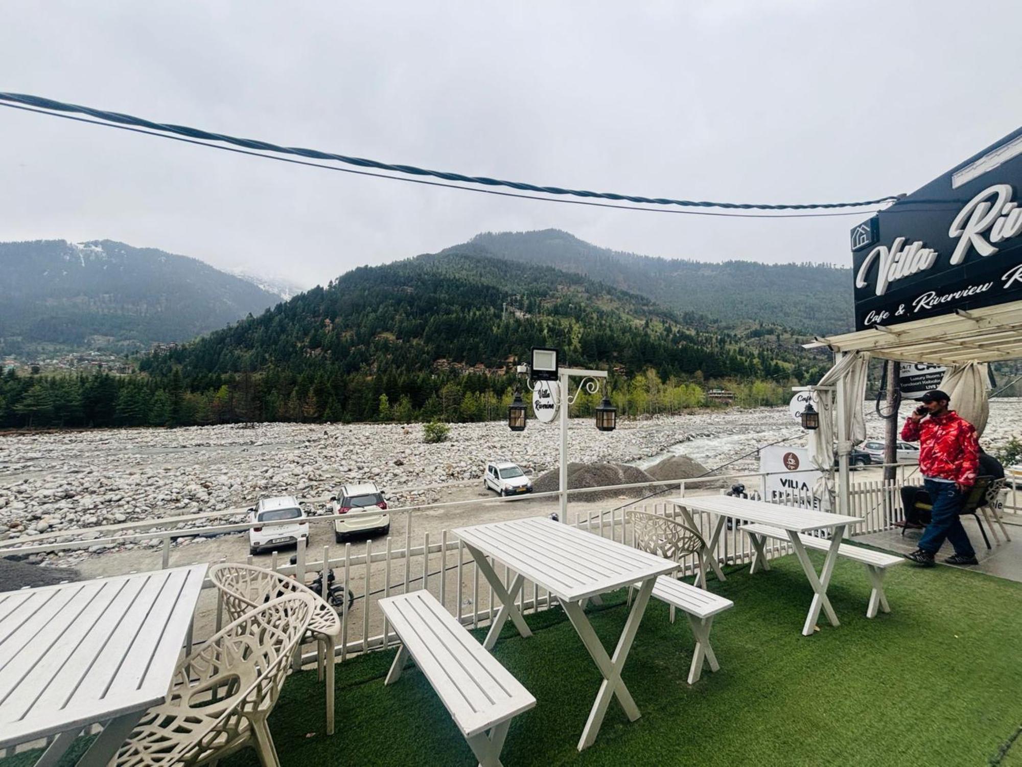 Hotel Riverine Cafe & Riverview Near Mall Road Manali (Himachal Pradesh)