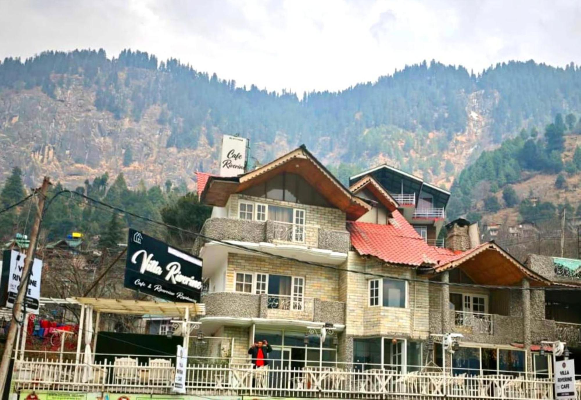 Riverine Cafe & Riverview Near Mall Road
