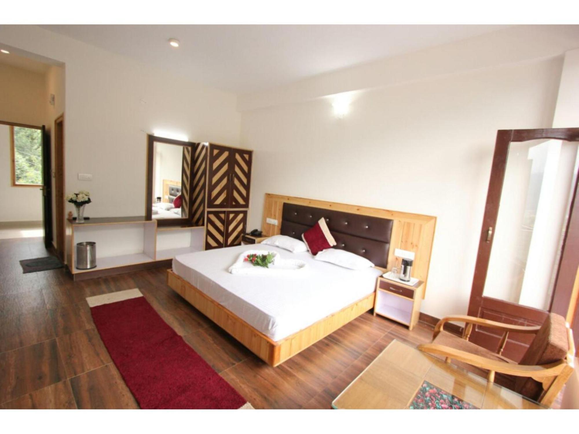 Hotel Budget Saras Near Temple - Free Parking - Restaurant Facilities - In 4*