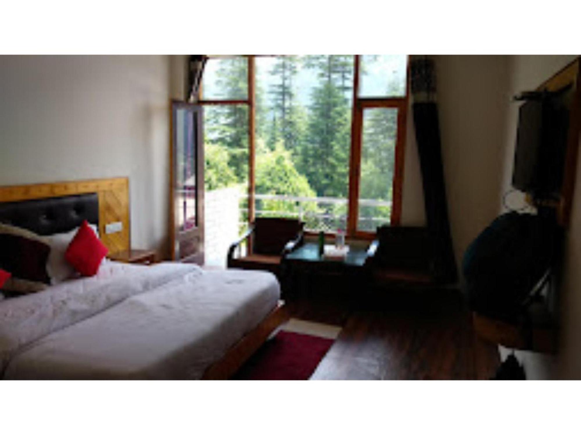 Budget Saras Near Temple - Free Parking - Restaurant Facilities - In Hotel 4*