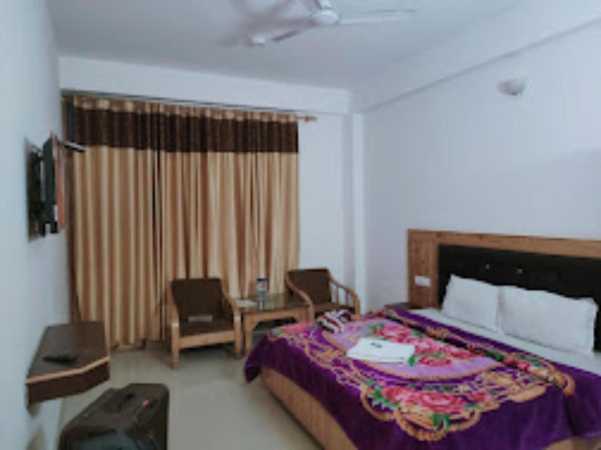 Hotel Budget Saras Near Temple - Free Parking - Restaurant Facilities - In 4*
