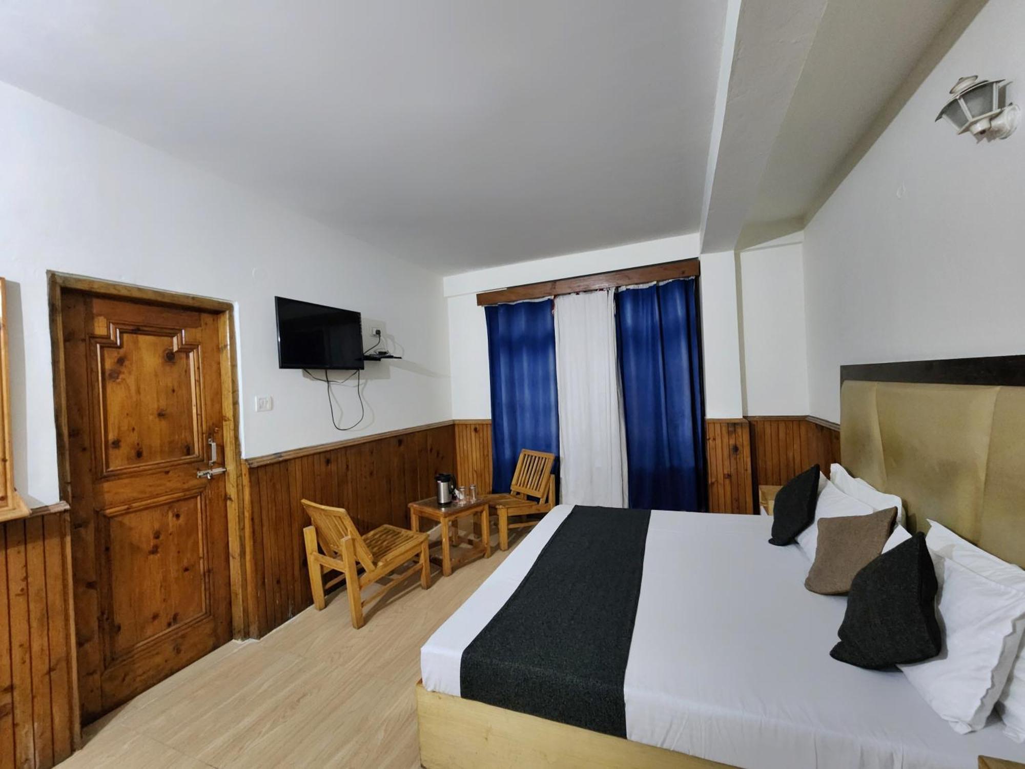 Kundan And Restaurant Hotel Manali (Himachal Pradesh)
