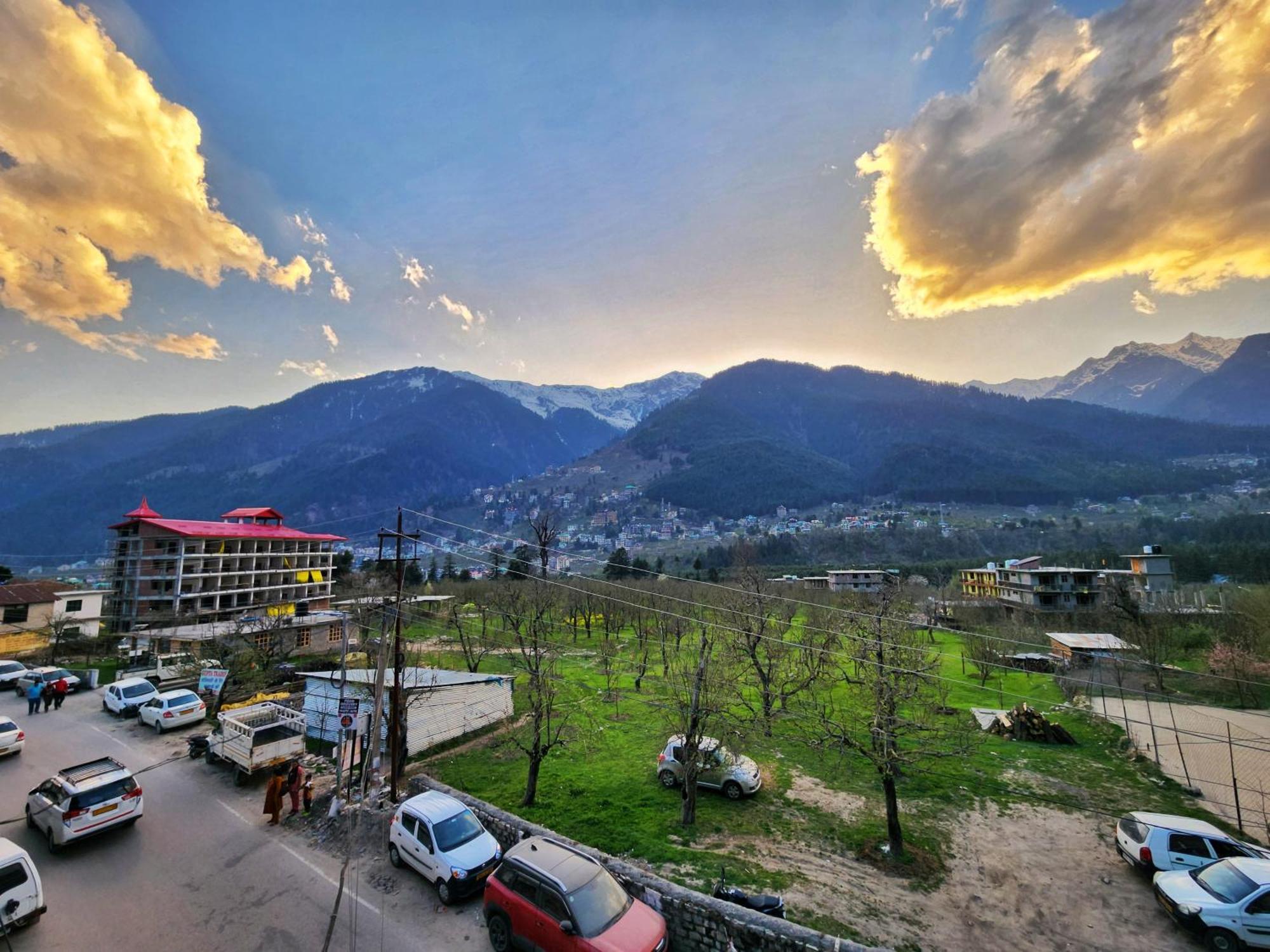 Hotel Kundan And Restaurant Manali (Himachal Pradesh)