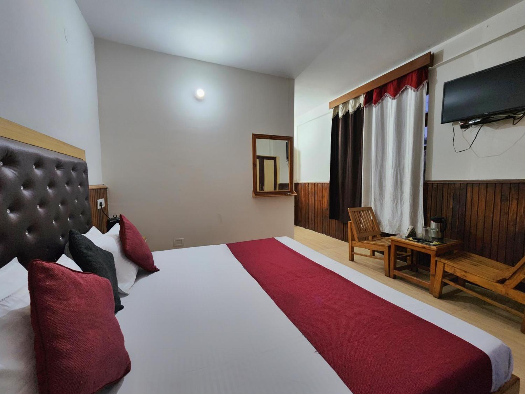 Kundan And Restaurant Hotel