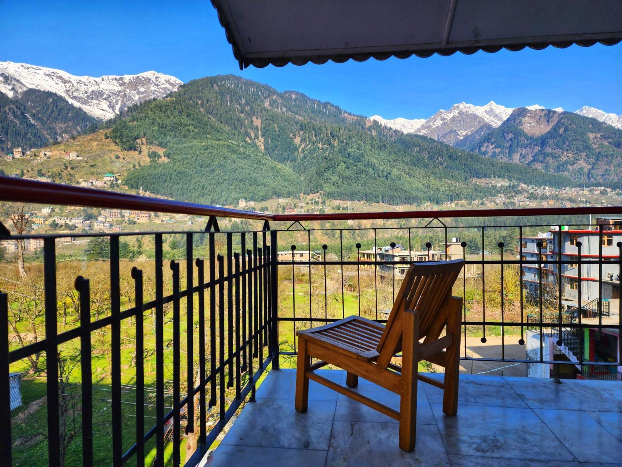 Kundan And Restaurant Manali (Himachal Pradesh)
