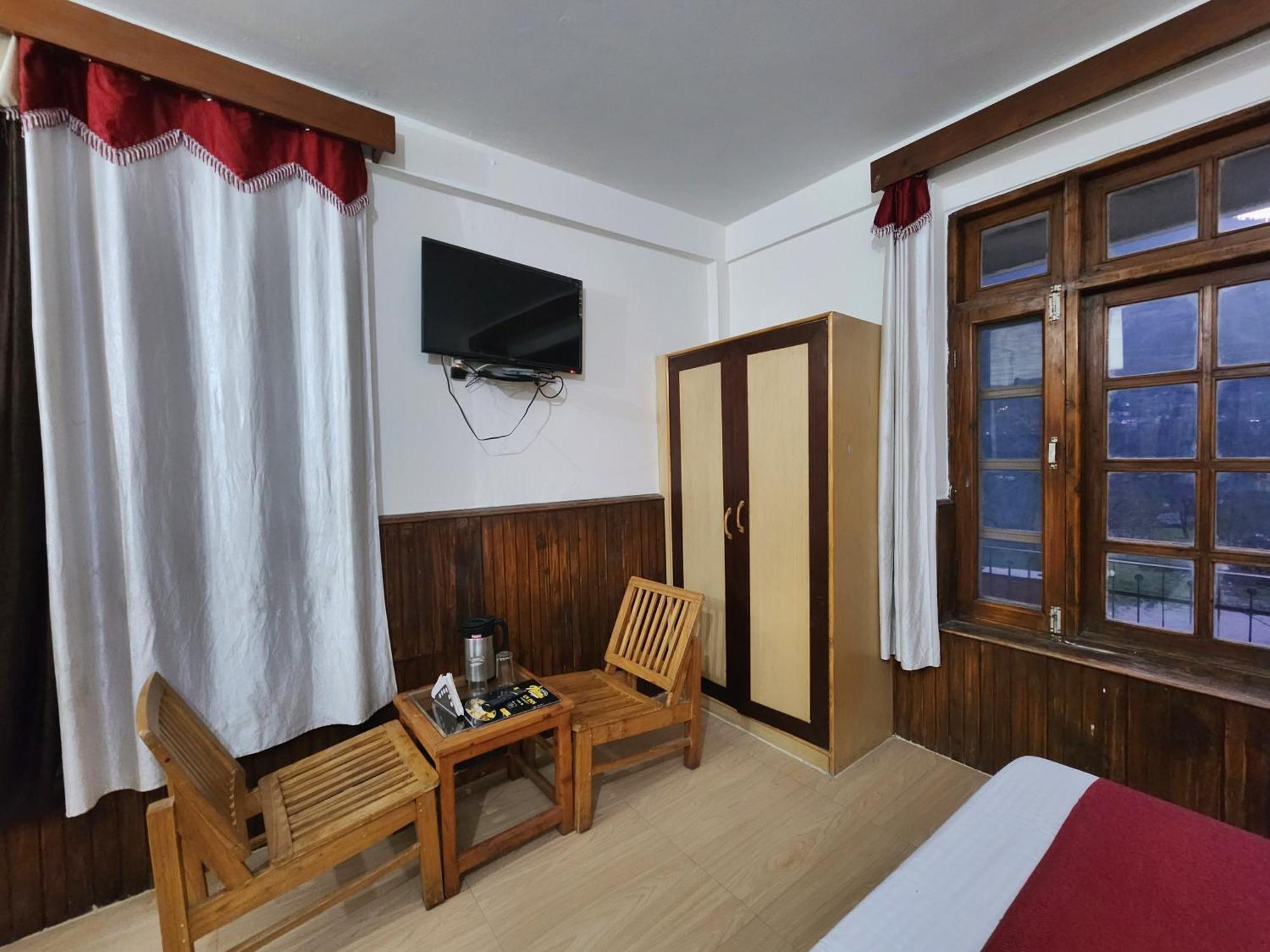 Hotel Kundan And Restaurant Manali (Himachal Pradesh)
