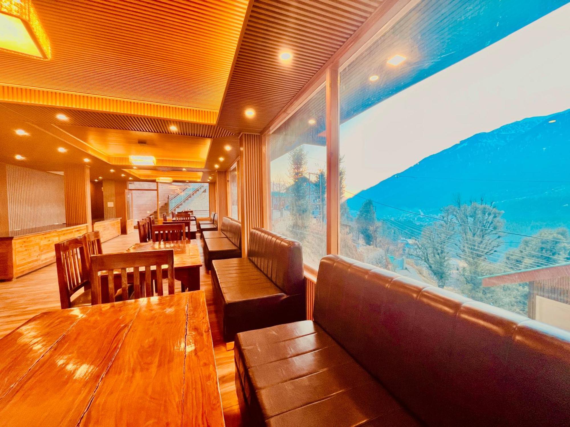 Naina Spring Resort, - Away From Hustle 4* Manali (Himachal Pradesh)
