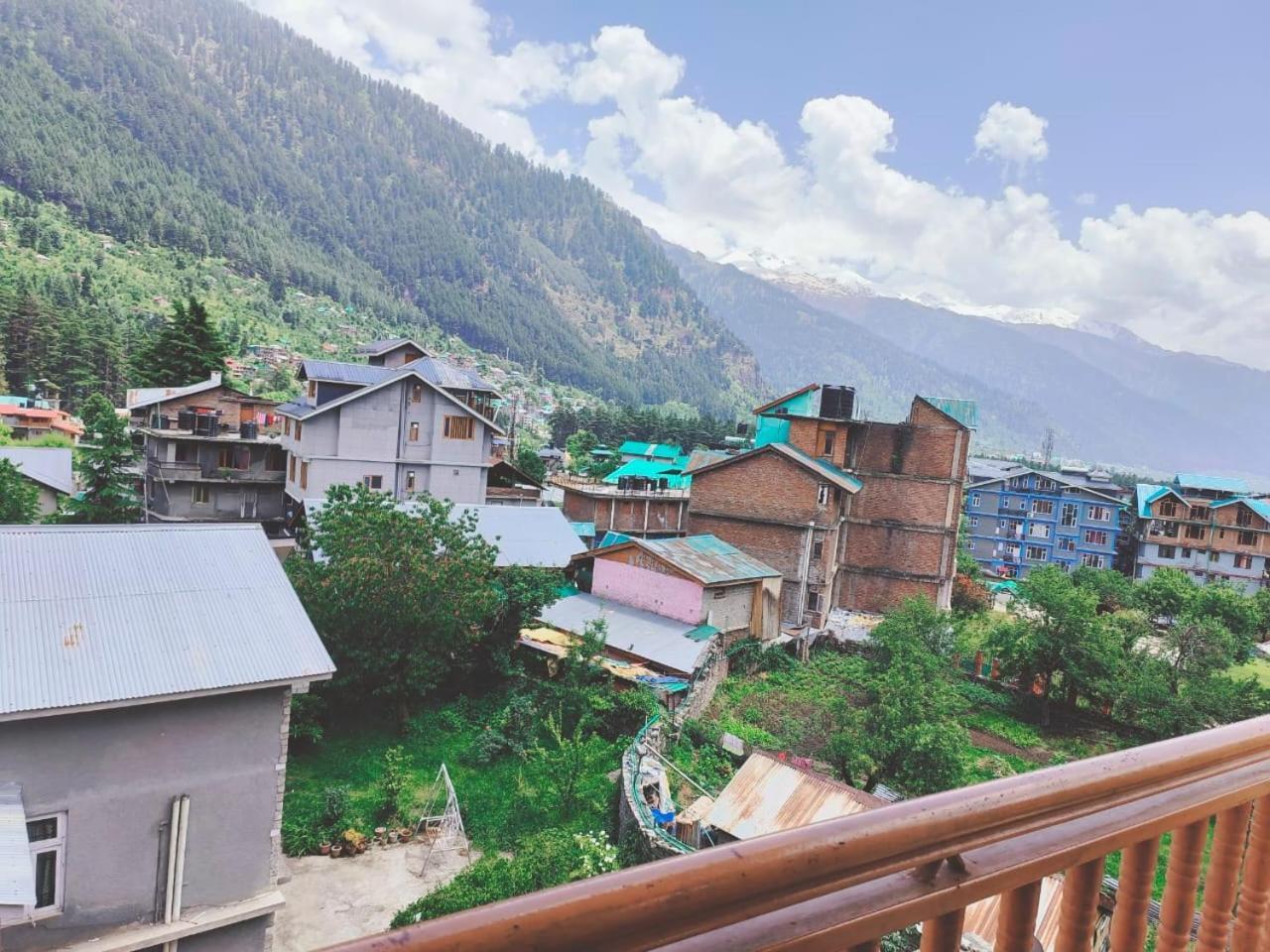 Hadimba Regency ! Free 4 Wheeler Parking ! Mountain View ! Near Mall Road 2* Manali (Himachal Pradesh)