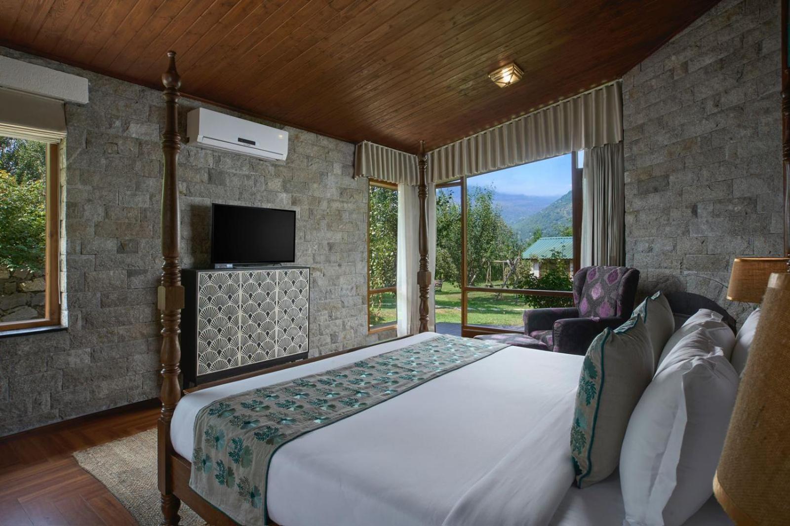 Larisa Resort Manali Resort Manali (Himachal Pradesh)