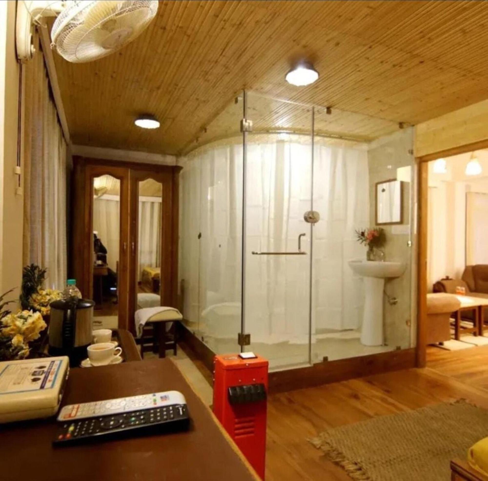 Daddy's Near Gurudwara And Hadimba Devi Temple - Premium 4* Manali (Himachal Pradesh)