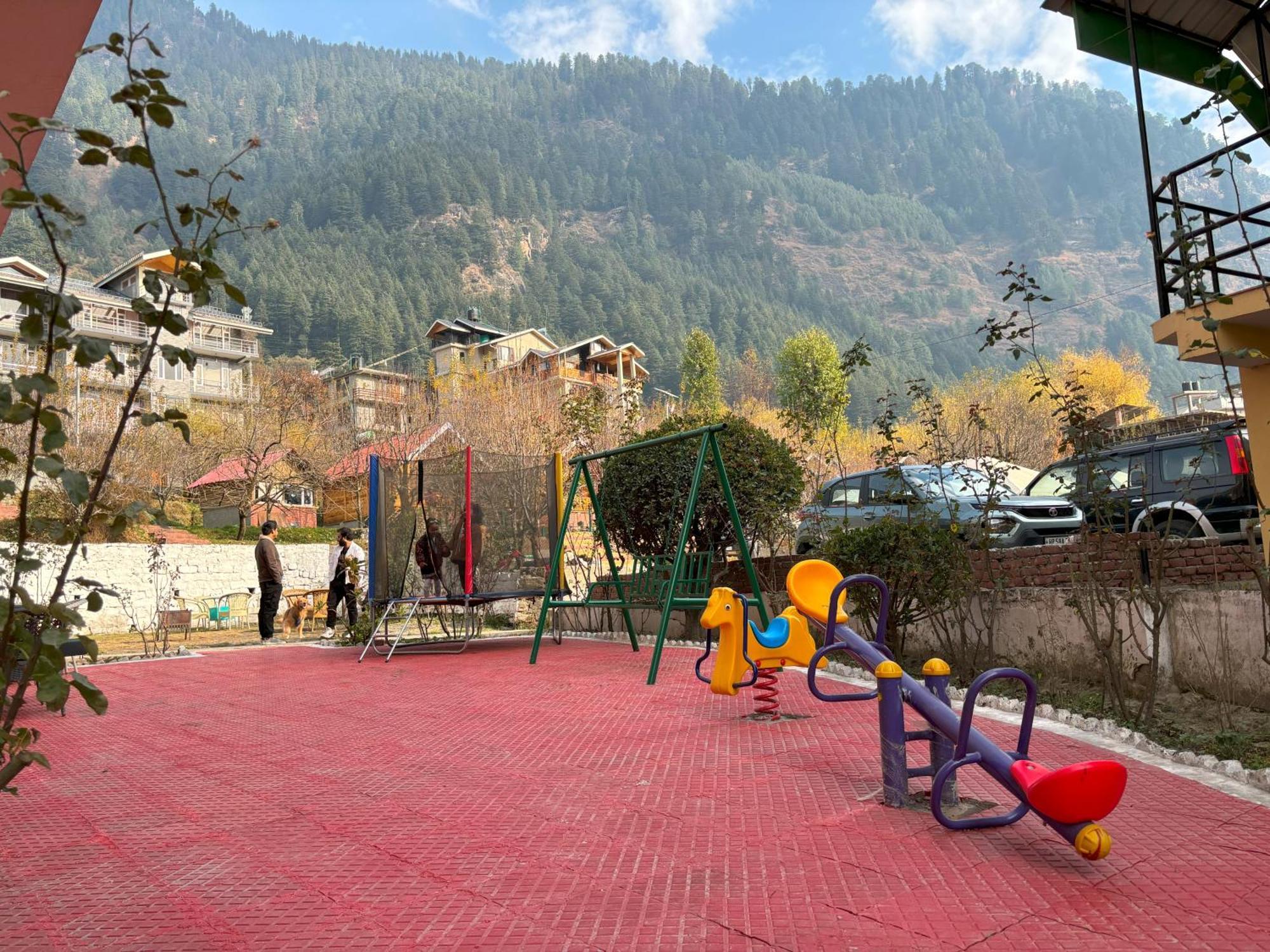 West Western #neartomallroad #24hourrestaurent #gym #lawn #playingzone #pooltable #kidsfriendly #mountainview #tabletennis #familyfriendly #privateparking