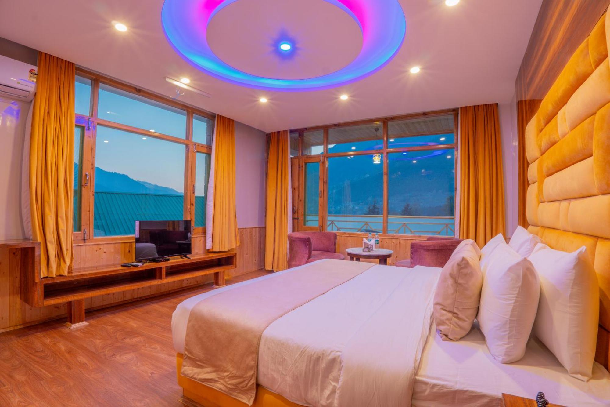 West Western #neartomallroad #24hourrestaurent #gym #lawn #playingzone #pooltable #kidsfriendly #mountainview #tabletennis #familyfriendly #privateparking Manali (Himachal Pradesh)