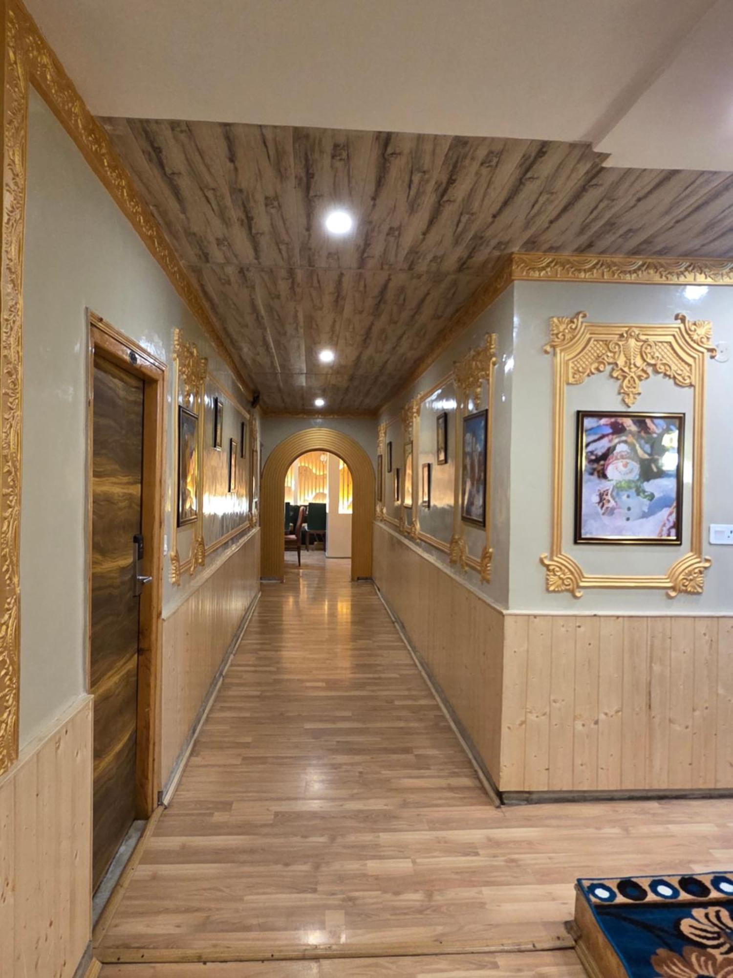 West Western #neartomallroad #24hourrestaurent #gym #lawn #playingzone #pooltable #kidsfriendly #mountainview #tabletennis #familyfriendly #privateparking