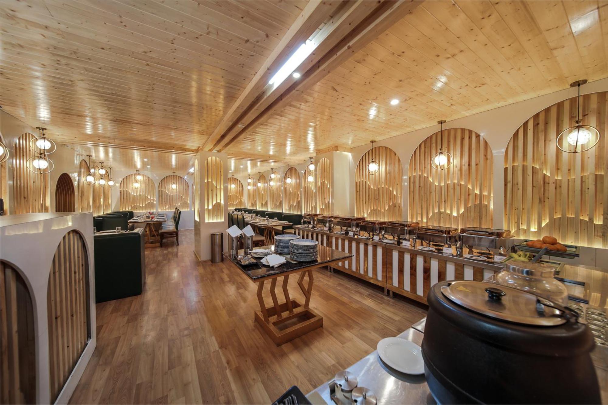 Hotel West Western #neartomallroad #24hourrestaurent #gym #lawn #playingzone #pooltable #kidsfriendly #mountainview #tabletennis #familyfriendly #privateparking Manali (Himachal Pradesh)