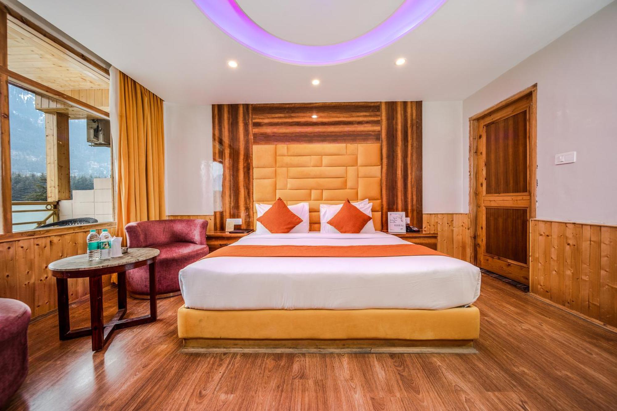 West Western #neartomallroad #24hourrestaurent #gym #lawn #playingzone #pooltable #kidsfriendly #mountainview #tabletennis #familyfriendly #privateparking 4*