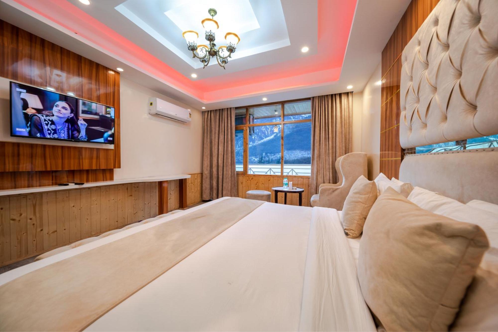 West Western #neartomallroad #24hourrestaurent #gym #lawn #playingzone #pooltable #kidsfriendly #mountainview #tabletennis #familyfriendly #privateparking 4* Manali (Himachal Pradesh)