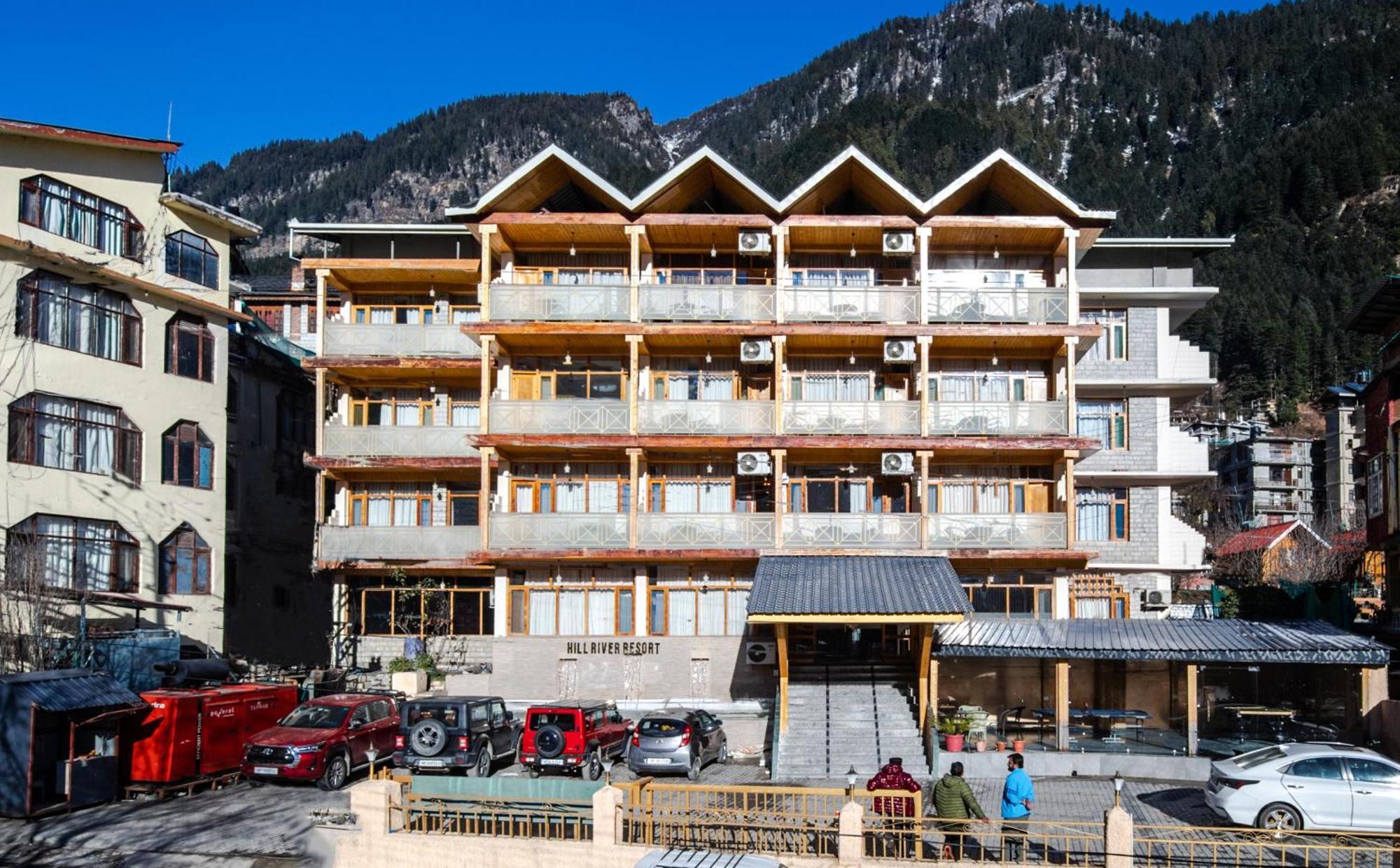 Hotel West Western #neartomallroad #24hourrestaurent #gym #lawn #playingzone #pooltable #kidsfriendly #mountainview #tabletennis #familyfriendly #privateparking 4*