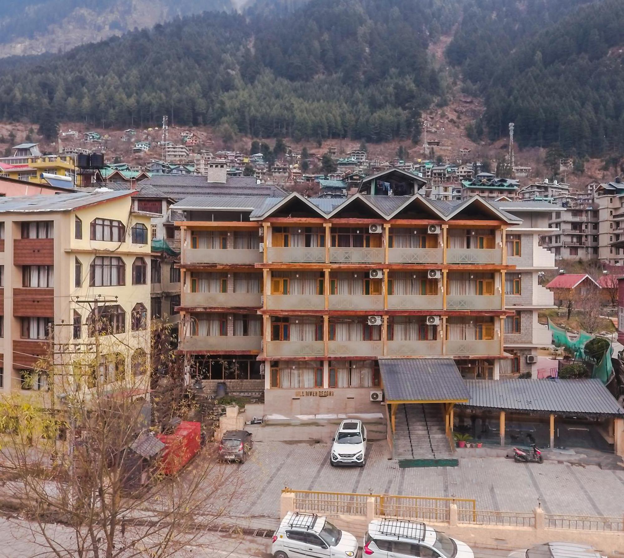 Hotel West Western #neartomallroad #24hourrestaurent #gym #lawn #playingzone #pooltable #kidsfriendly #mountainview #tabletennis #familyfriendly #privateparking 4*