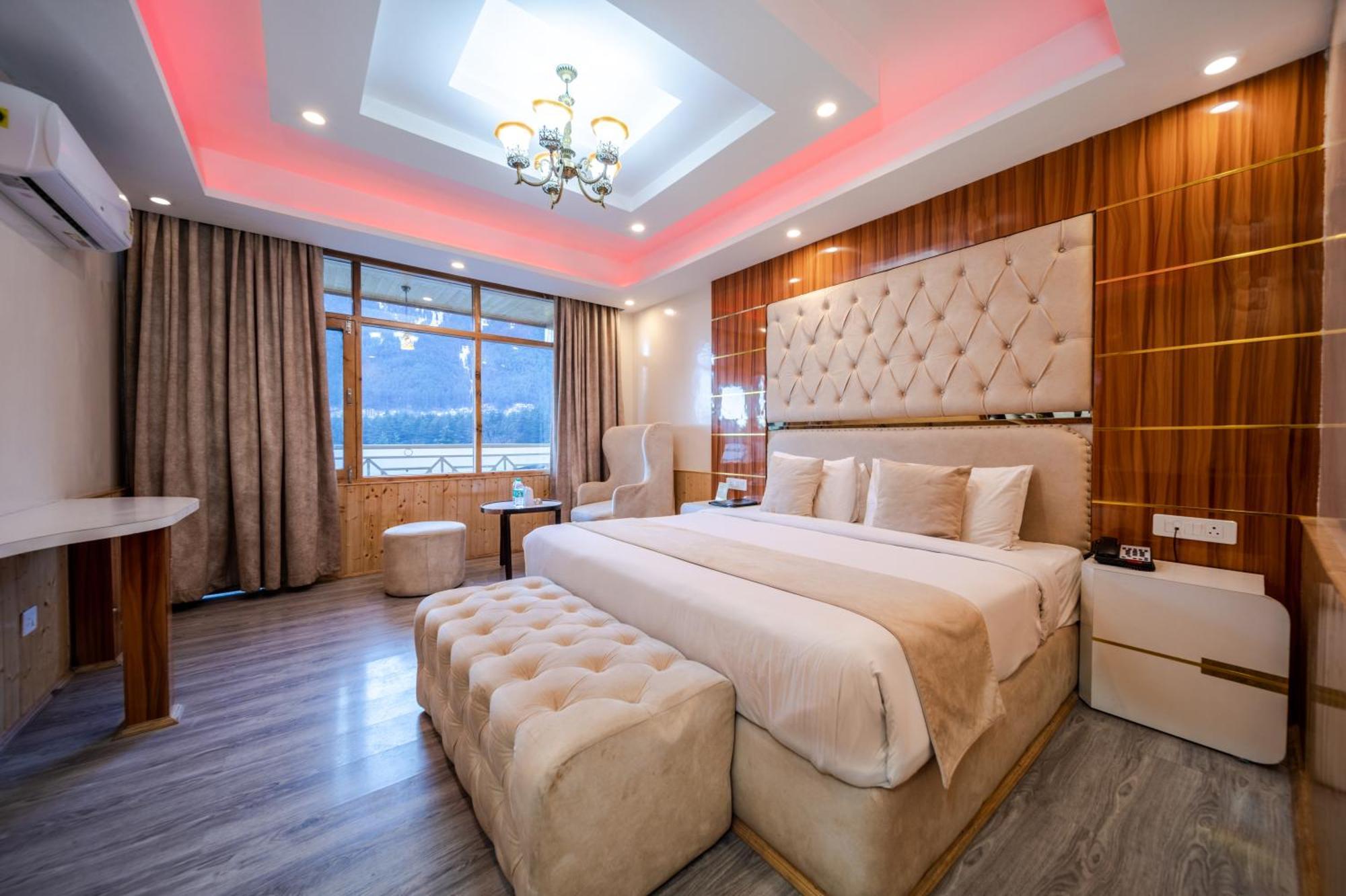 Hotel West Western #neartomallroad #24hourrestaurent #gym #lawn #playingzone #pooltable #kidsfriendly #mountainview #tabletennis #familyfriendly #privateparking Manali (Himachal Pradesh)