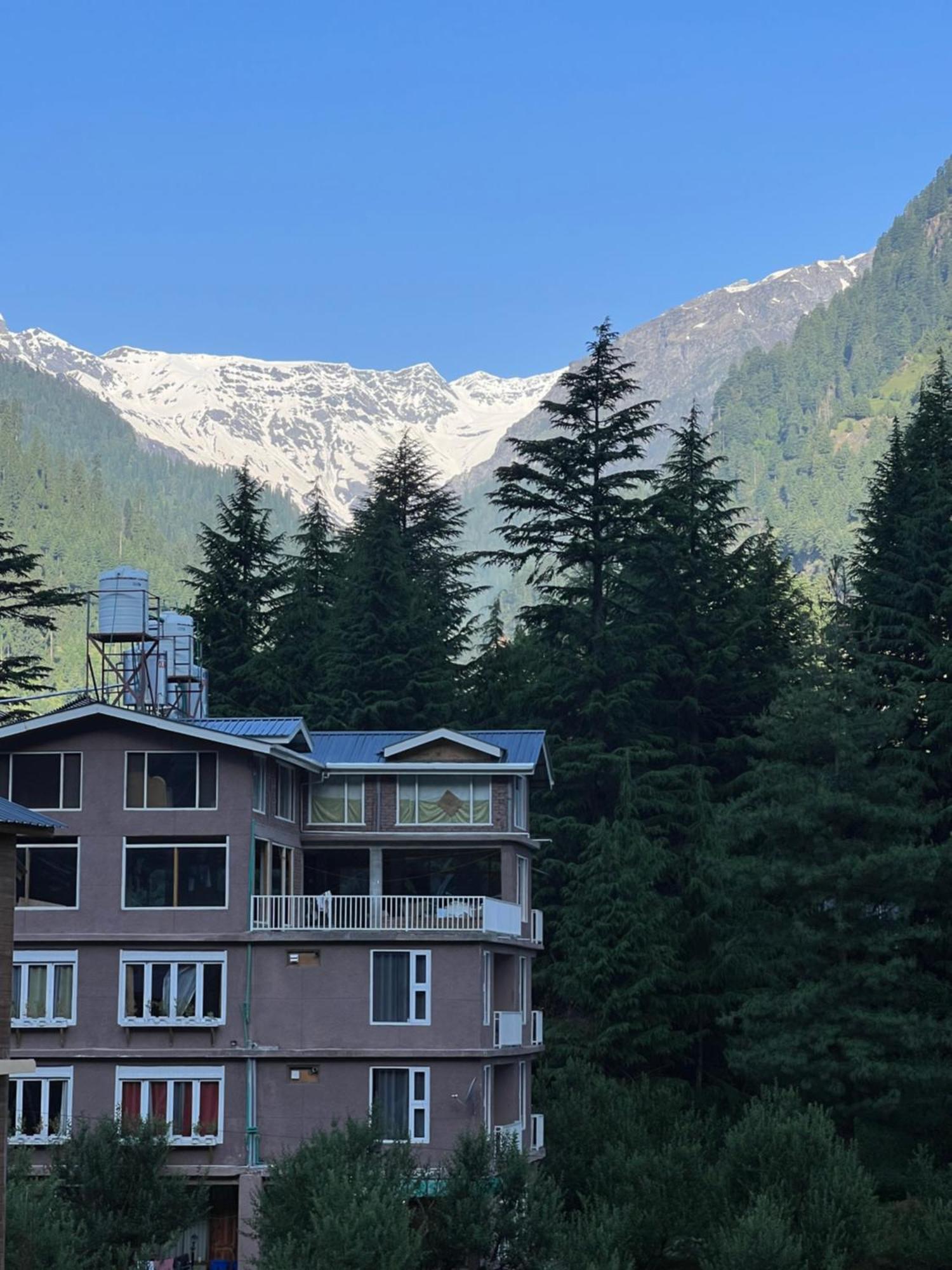 Old By Himalayan Hotels, With Mountain View, Balcony, Terrace And Parking * Manali (Himachal Pradesh)