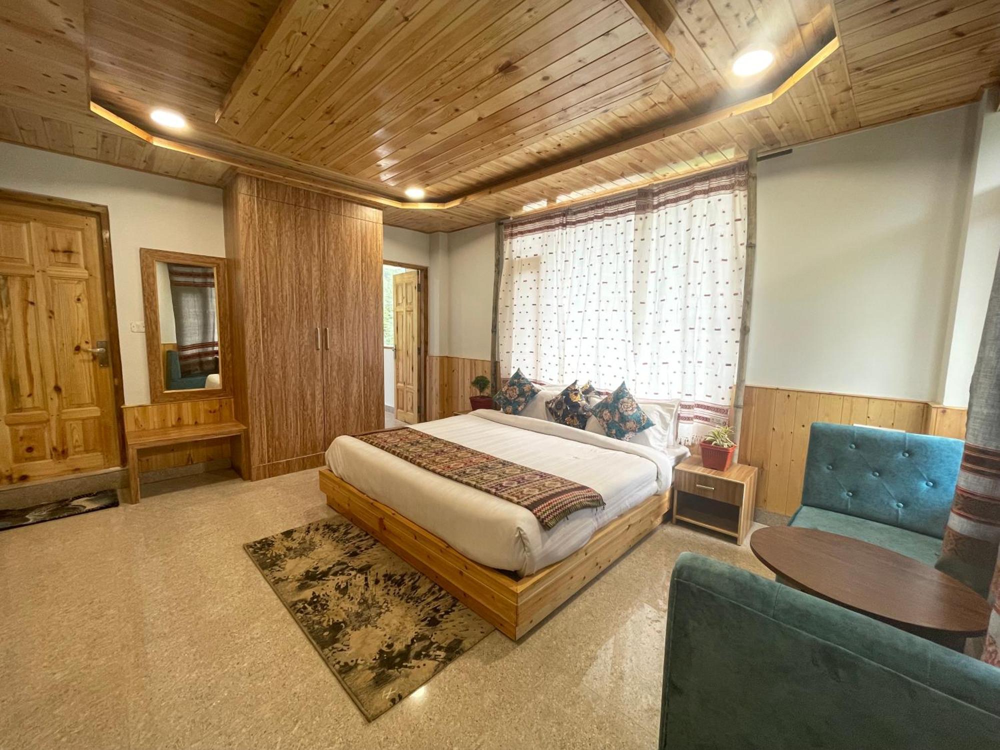 Motel Old By Himalayan Hotels, With Mountain View, Balcony, Terrace And Parking