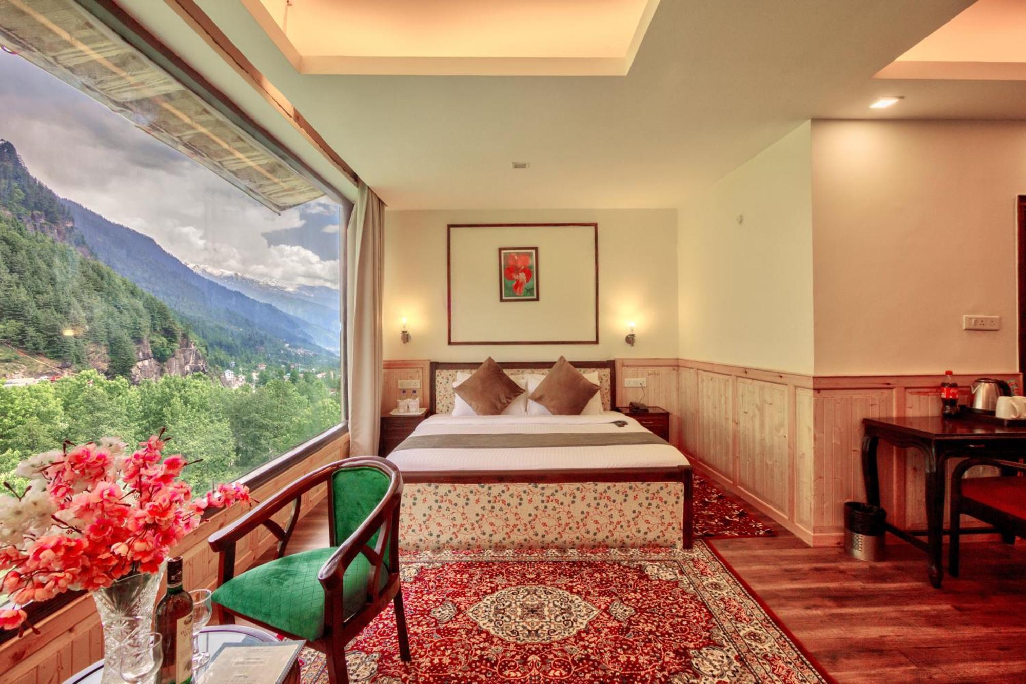 The Katoch Grand Hotel 3*