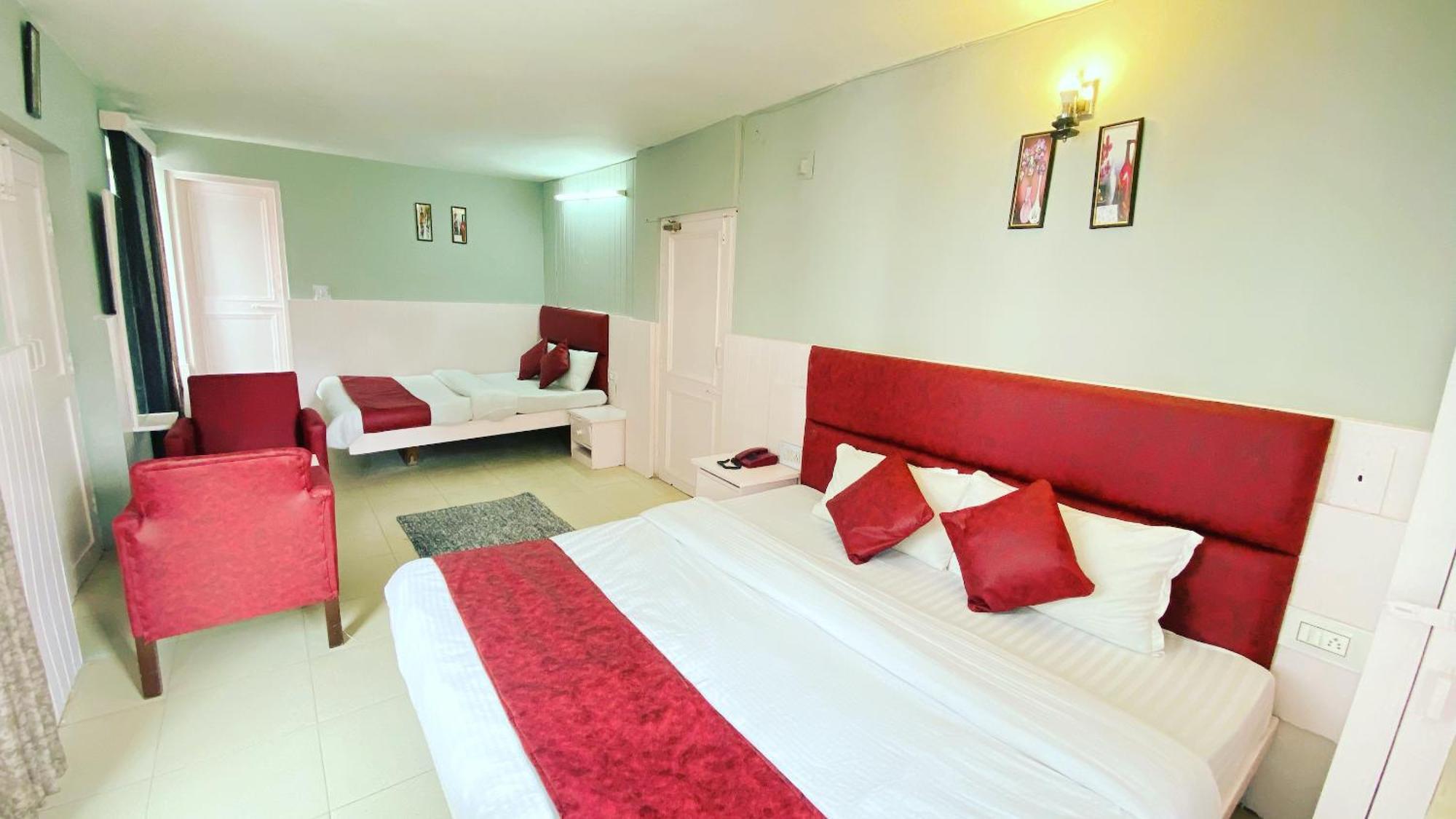 Ocean & Meadows ! Couple Friendly ! Family ! Walking Distance From Mall Road Manali (Himachal Pradesh)