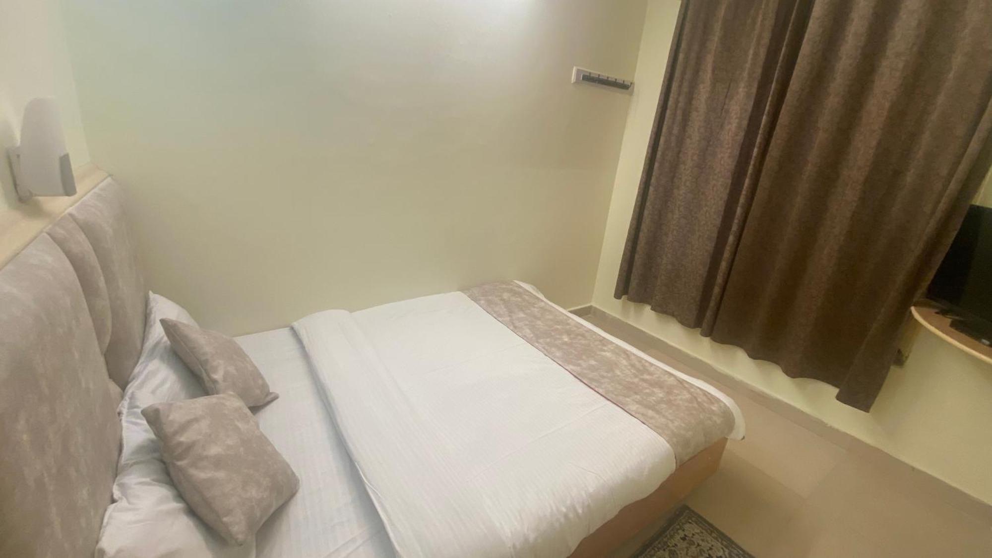 Hotel Ocean & Meadows Hill ! Rooftop Restaurant ! Near Hadimba Temple
