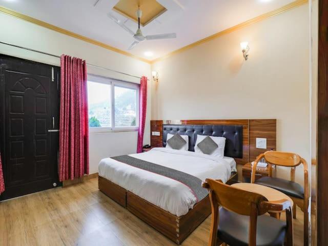 Hotel The Mountain !! Scenic Mountain View ! Parking ! Restaurant ! Tasty Food ! Preferred Manali (Himachal Pradesh)