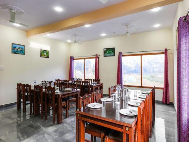 The Mountain !! Scenic Mountain View ! Parking ! Restaurant ! Tasty Food ! Preferred