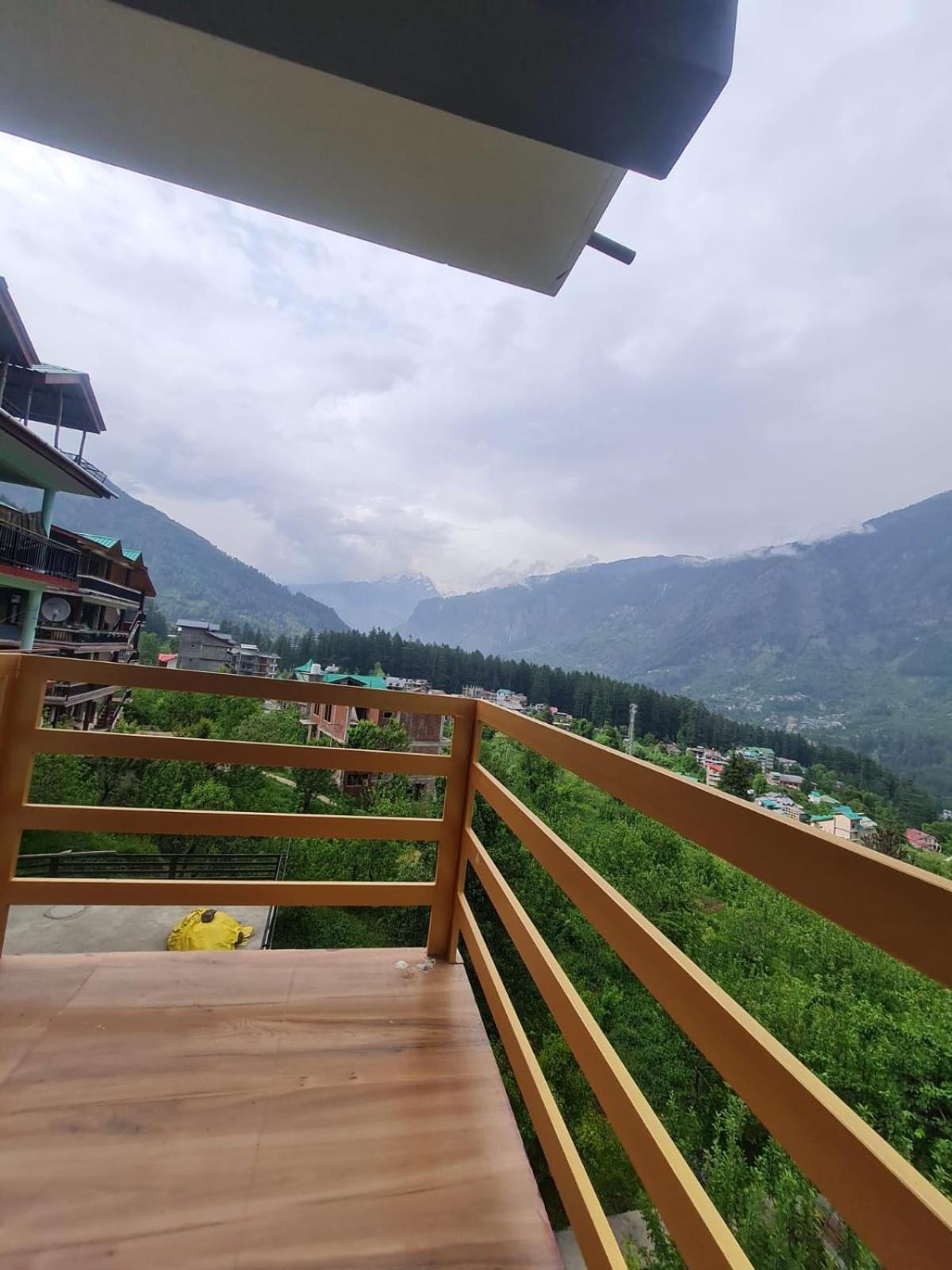 The Mountain !! Scenic Mountain View ! Parking ! Restaurant ! Tasty Food ! Preferred 4* Manali (Himachal Pradesh)