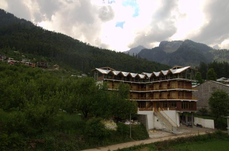 Snow Peak Retreat Hotel