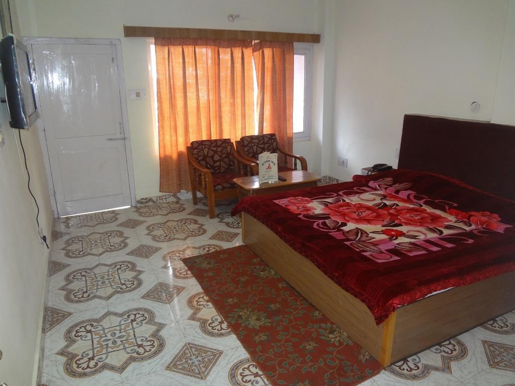 Hotel River