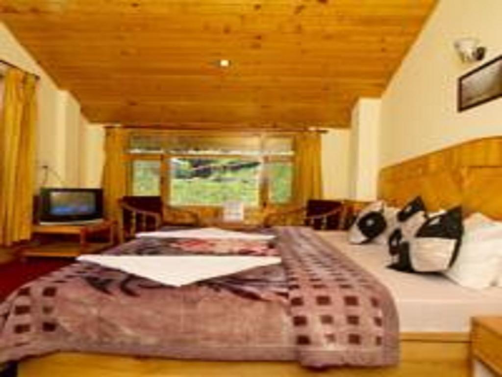 Village Classic Hotel 4*