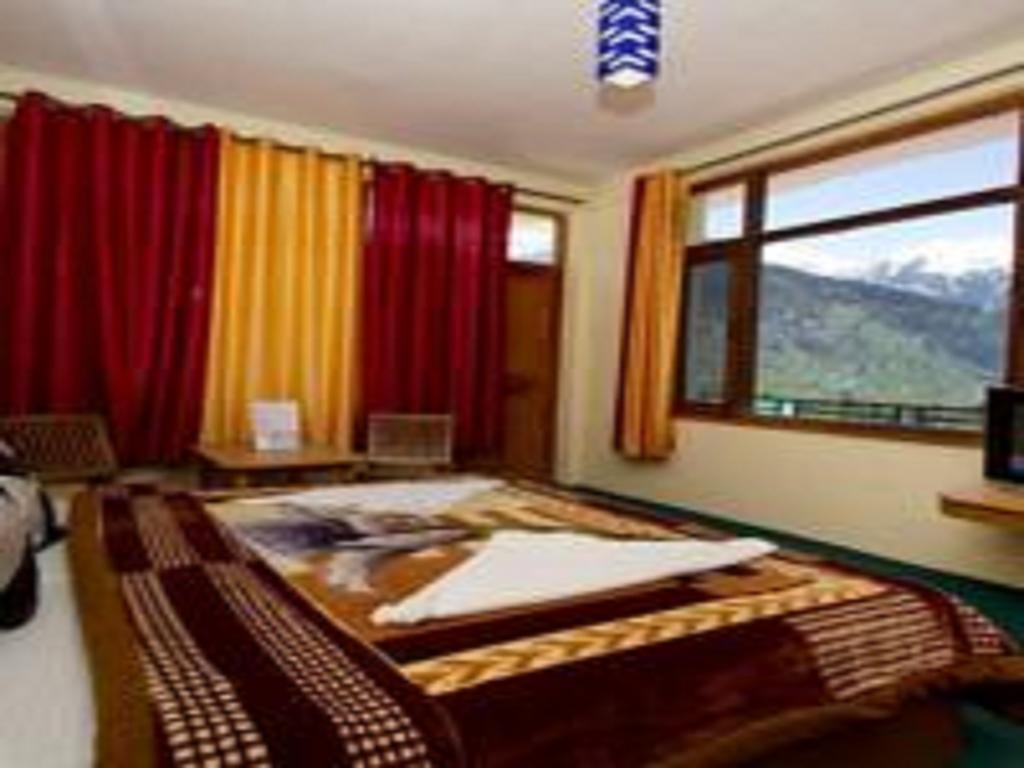 Village Classic Hotel 4*