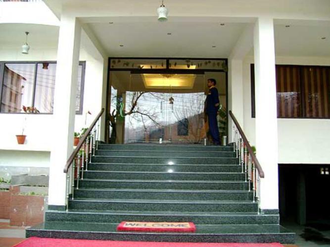 Hotel The Royal Regency 3*