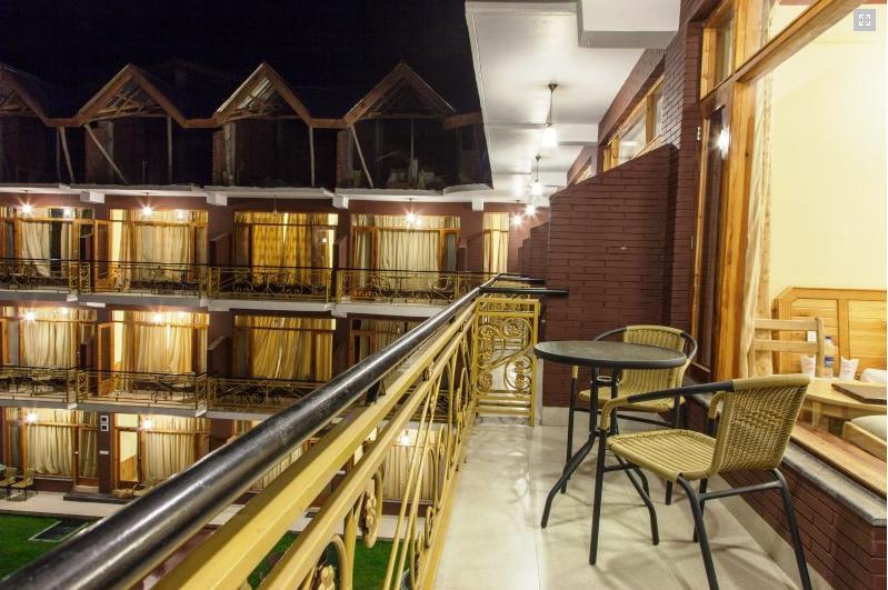 Hotel Snow Peak Retreat Manali (Himachal Pradesh)