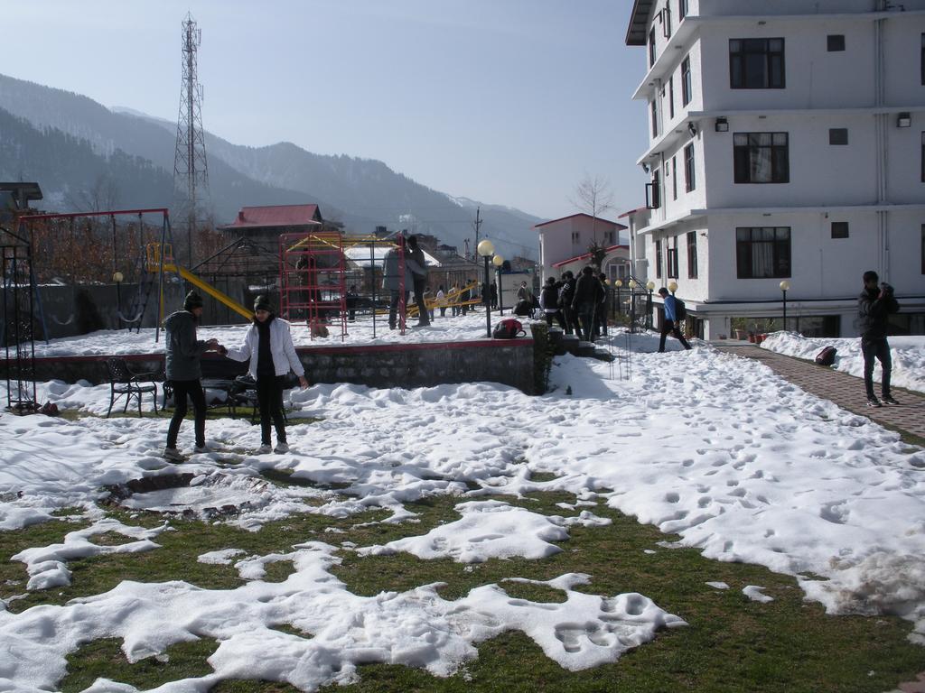 De Vivendi With 35000 Sqft Open Lawn With Bbq Manali (Himachal Pradesh)