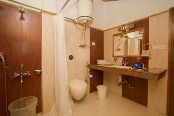 Hotel Oyo Premium Upper Rangri Manali (Himachal Pradesh)