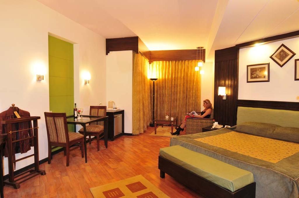 Hotel The River Crescent Manali (Himachal Pradesh)