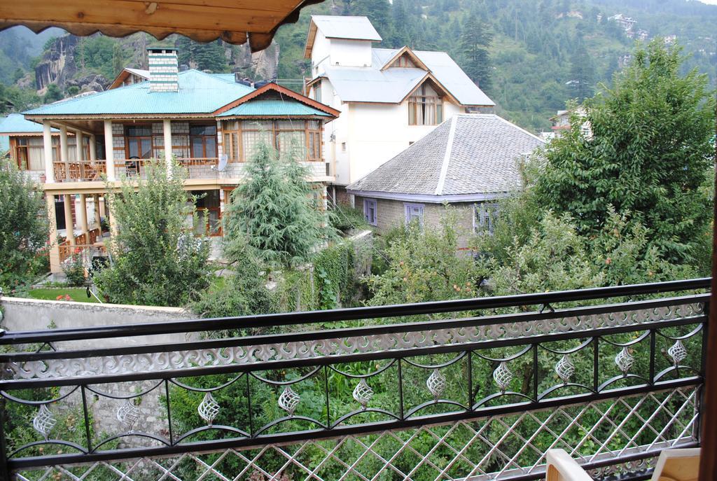 Oyo 13232 Red Rose Manali (Himachal Pradesh)