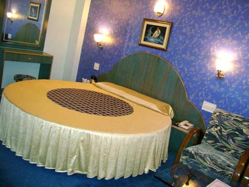 Hotel The Royal Regency 3*