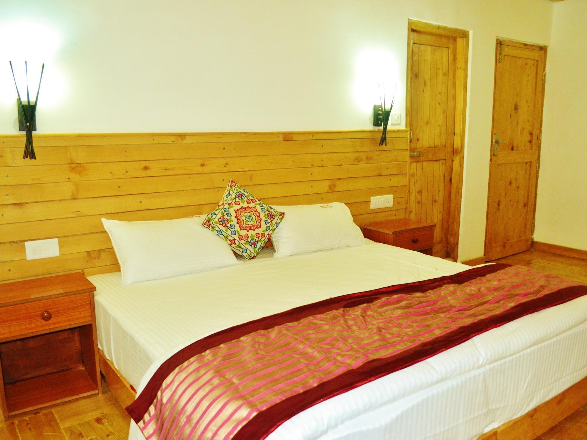Oyo 4871 The Countryside Resort 3*